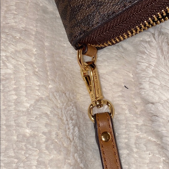 Michael Kors Wristlet - Picture 10 of 10